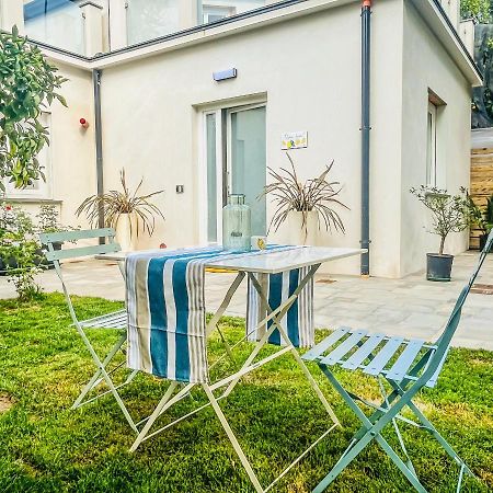 Flavia'S Lemons Bed & Breakfast Sorrento Bagian luar foto