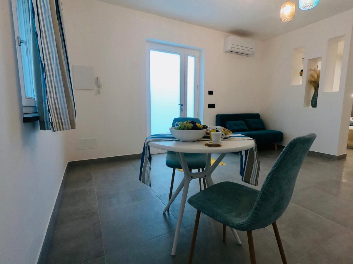Flavia'S Lemons Bed & Breakfast Sorrento Bagian luar foto