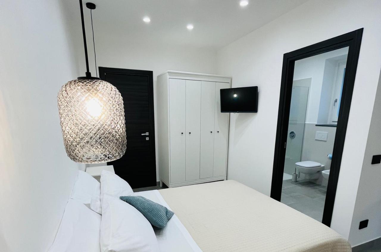 Flavia'S Lemons Bed & Breakfast Sorrento Bagian luar foto